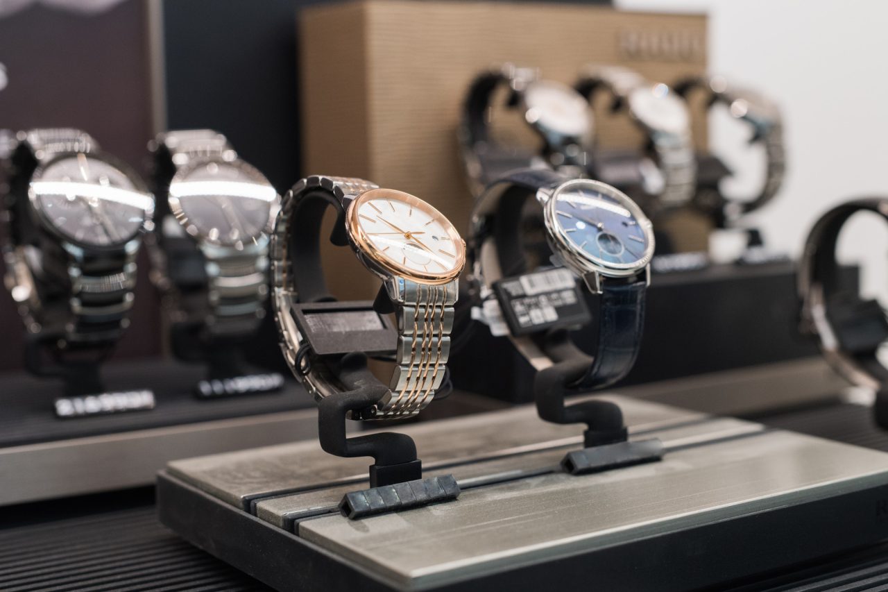 What Jewelry Shops Look for When Buying Watches and Precious Metals